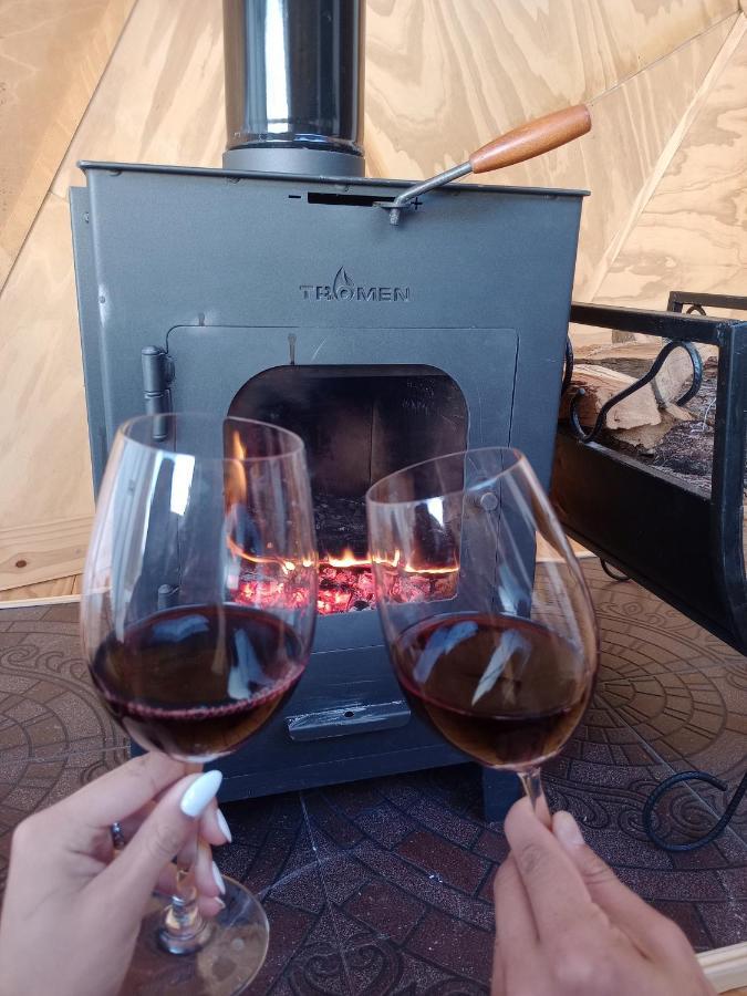 Boreas Ecoluxury Glamping 埃尔卡拉法特 外观 照片